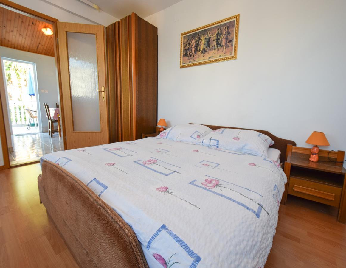 Apartment Toni Malinska Eksteriør billede