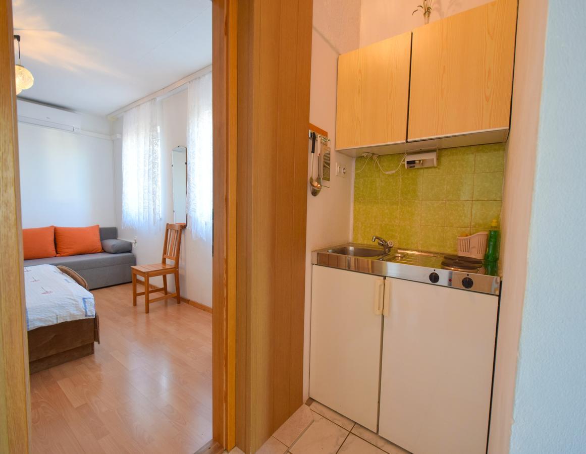 Apartment Toni Malinska Eksteriør billede